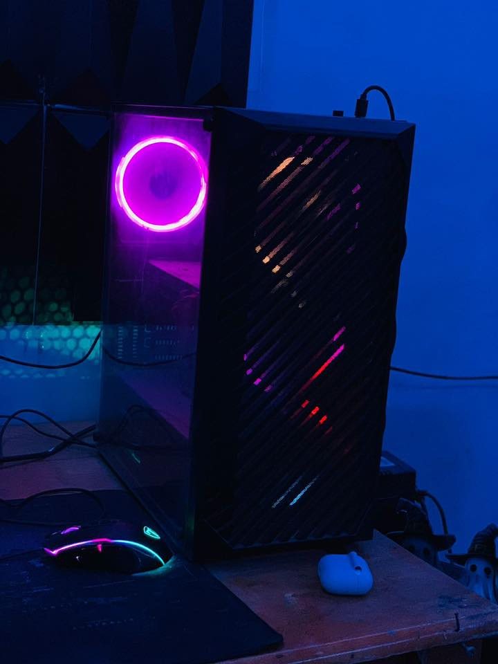 السلام عليكم من رخصة الادمن
تجميعة للبيع اخوان

السلام عليكم أدمن من رخصتك وافق 

معالج core i 7 7700 جيل السابع
مابيها رامات
هارد ssd256+ hhd500
كارت شاشه 1060 6g asus
شاشه حجم 19 lenovo
مذربورد asus
وياها كيبورد وماوس ريد سويتش
ما مستخدمه ابد اشتريتها وما استخدمتها واريد ابيعها 
السعر 380 الف وبيه مجال للشراي

مكاني كربلاء

رقمي للتواصل ***********
