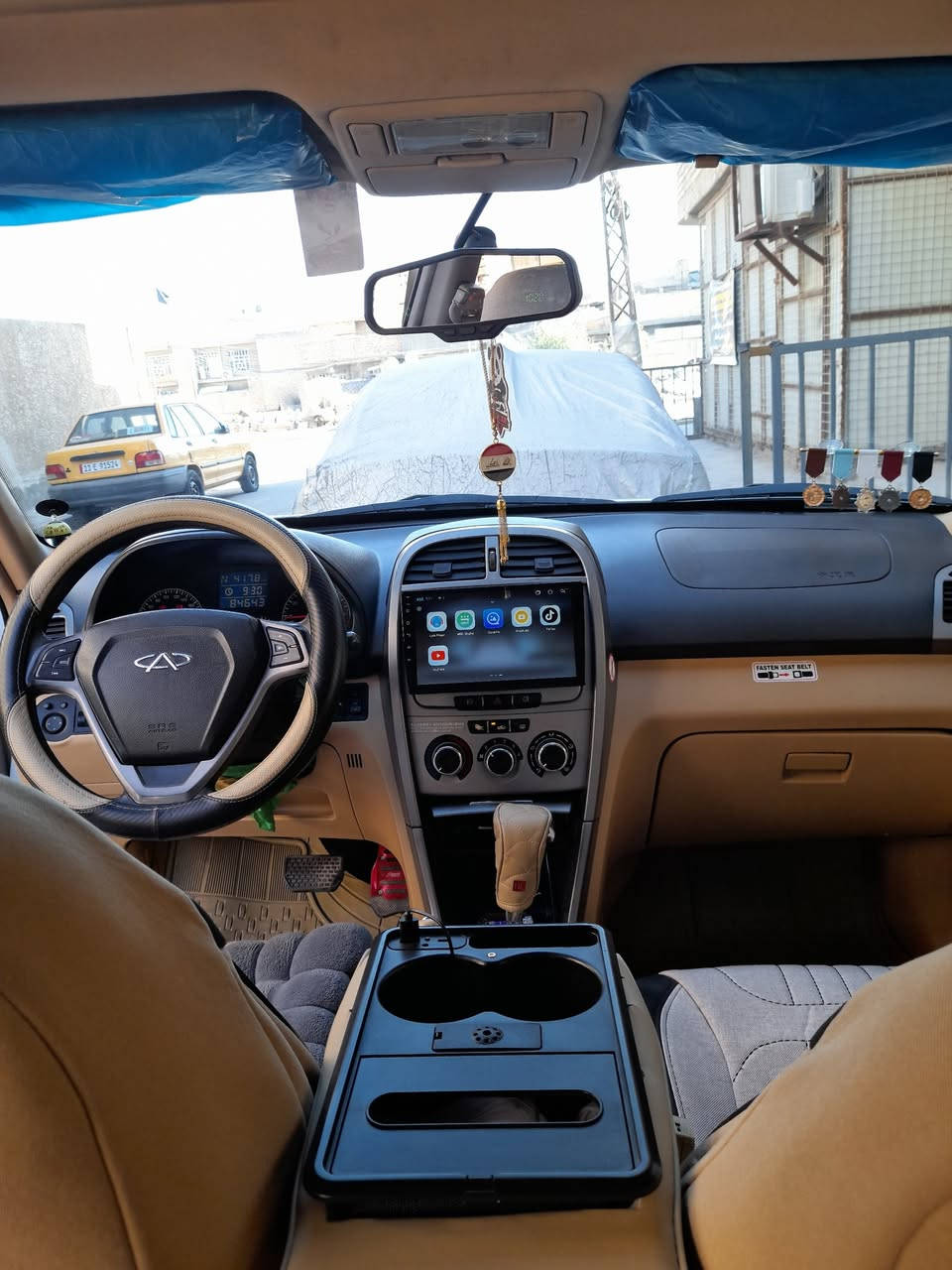 السلام عليكم ورحمة الله
من رخصة أعضاء الكروب عندي شيري تيكو موديل ٢٠١٣سيارة باسمي رقم بغداد ماشية ٨٤ حقيقي كير كهربائي كير ومحرك فول النظافة شرط الفحص كهربايات كله شغالة بيه جاملغ الأيمن فقط رش بدون دواخل وحافة البنيد كد شبر زنجار واني مغلفة فابلون مكاني بغداد كفاءات العبيدي للتواصل رقم هاتف *********** السعر ٦٥وبيه مجال
