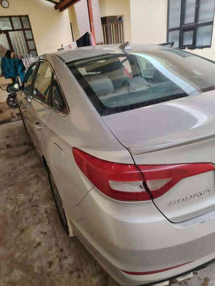 سوناتا ١٧ مكفولة بدون صبغ كير محرك شرط
حجم المحرك ٢٠٠٠  به هواي مواصفات
رقم دهوك
تريد وكاله وتحويل بأسمنا به كابون بنزين
السيارة حيل نظيفة مال جناي
السعر المطلوب ١٢٧ ورقة به مجال بسيط للشراي المكان تلعفر حي الطليعة
رقم تليفون/ ‏‪0750 769 0748‬‏
