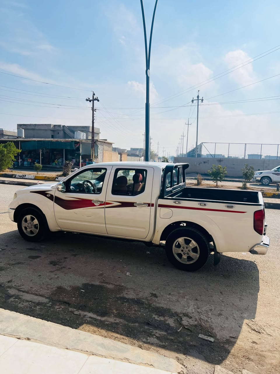 السلام عليكم 
للبيع نيفاره 
موديل 2008
كير عادي 
محرك كيرر شرط 
كهربائيات كلها شغاله 
السياره بيها صبغ جاملغ وربع البونيد 
رقم صلاح الدين سنويه نافده 2023
السعر 85وبيها مجال للشراي
الاتصال ***********
مكان السياره كركوك الحويجه ناحيه العباسي
