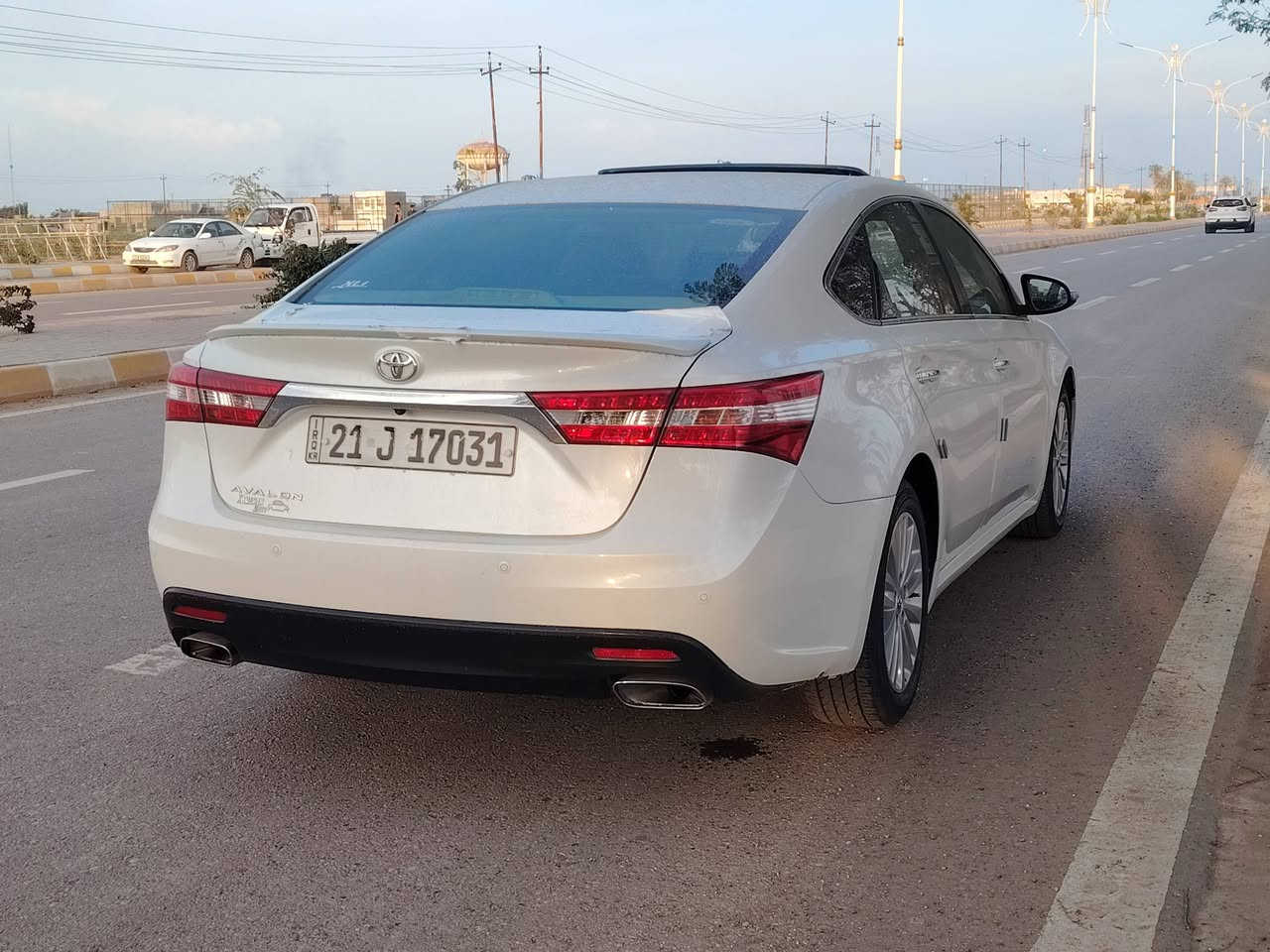 تويتا أفلون باللون الابيض 2013 فوول مواصفات
رقم سليمانيه خليجي 
كفاله عامه من كلشي
حجم المحرك 6 سلندر مفتاح التشغيل بصمة 
فتحة سقف حساسات أمامية 
حساسات خلفية 
لايت زينون بك لايت LED متصل 
دخول بصمة ذكي  ويل كب
 اشارة في المرايا الجانبية 
 المرايا قابلة للطي 
 هاند
 كاميرا دوارة 
مقود جلد حياكة 
 شفتات مقود 
 مثبت السرعة Cruise 
 المودات والاوامر الصوتية 
ا Bluetooth    
 شاحن هاتف  
المقاعد جلد
حركة المقاعد الأمامية كهرباء 
تجاوي 5 متحركة 
المقاعد تدفئة و تبريد
 المرآة الوسطية أوتو 
 تبريد شاشة مناخين منفصلين 
 قطعتين تبريد 
 أوضاع القيادة Drive Mode ثلاث اوضاع  ايكو+عادي+سبورت
 نظام مانع الانزلاق 
حاملات الأكواب
 بردة خلفية 
تطعيم الدواخل صاج
رقم الهاتف***********
