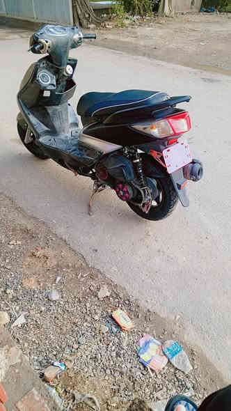 سلام عليكم سكنس فحل للبيع
الدراجة كفالة عامة وبيه تزويد بلادي 
كلجات بلاديات رياضي وبيه قاعدة مال رقم اصصلية وبعد بيه غراض 
مكينة بلادية ما مفتوحة 
الدراجة خير من الله 
مكاني بغداد الحسينة 
رقمي*********** 
السعر 650 وبيه مجال قليل خواته اغل من هيج سعر
الموشراي لا ايتعبني ❤️
