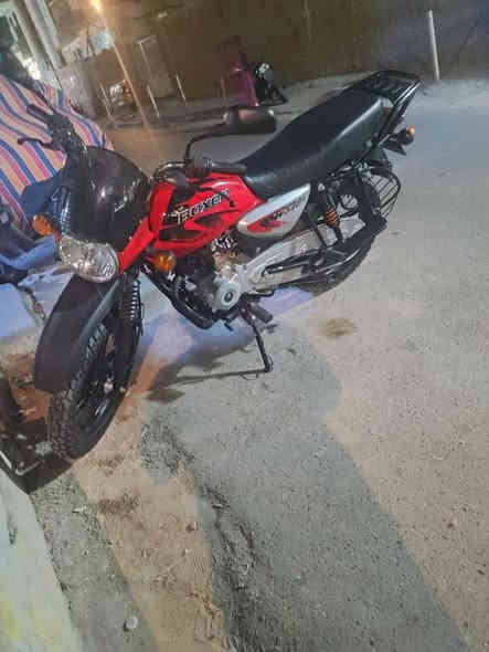 سلام عليكم بوكسر للبيع موديل 2023 سنوية ولوحة تحويل ثاني يوم ماشية 9 الاف حقيقي استخدام شخصي بعده زيرو شلعه معدل سعر 2350 وبية مجال قليل مكاني الحسينية الراشدية رقم ***********
