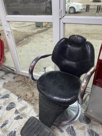 كرسي حلاقة • نضيف • الرمادي