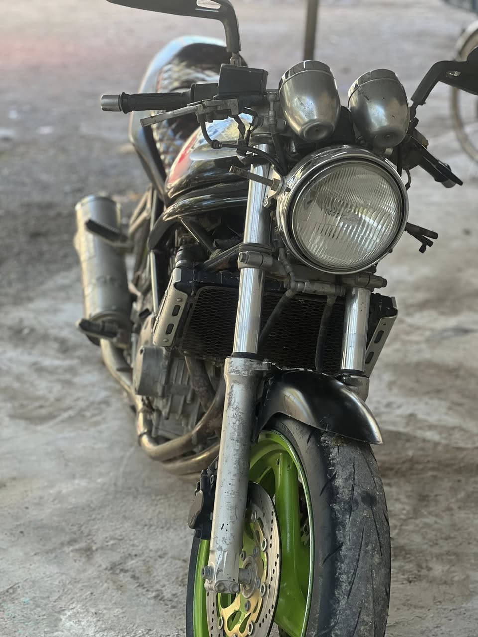 دراجة بانده 250 محرك وكير كفاله يرادله ترتيب بسيط 
السعر 975 بيه مجال حك الجيه 

***********
