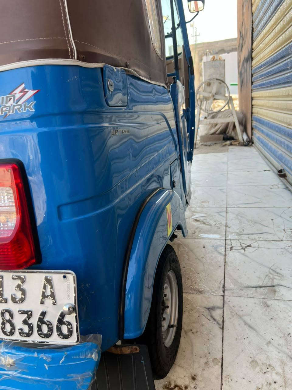 تكتك للبيع 22شهر11 كفاله عامه 9و700 وبيه مجال قليل ***********
