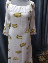 دشداشه نسائيه • تنزيلات العيد • المشخاب