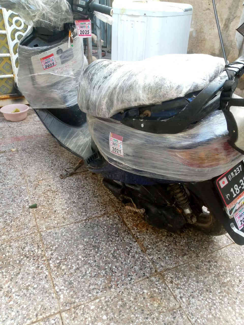 السلام عليكم شباب دراجه نضيفه السعر ٣٥٠ بيه مجال المكان نجف الرقم ***********
