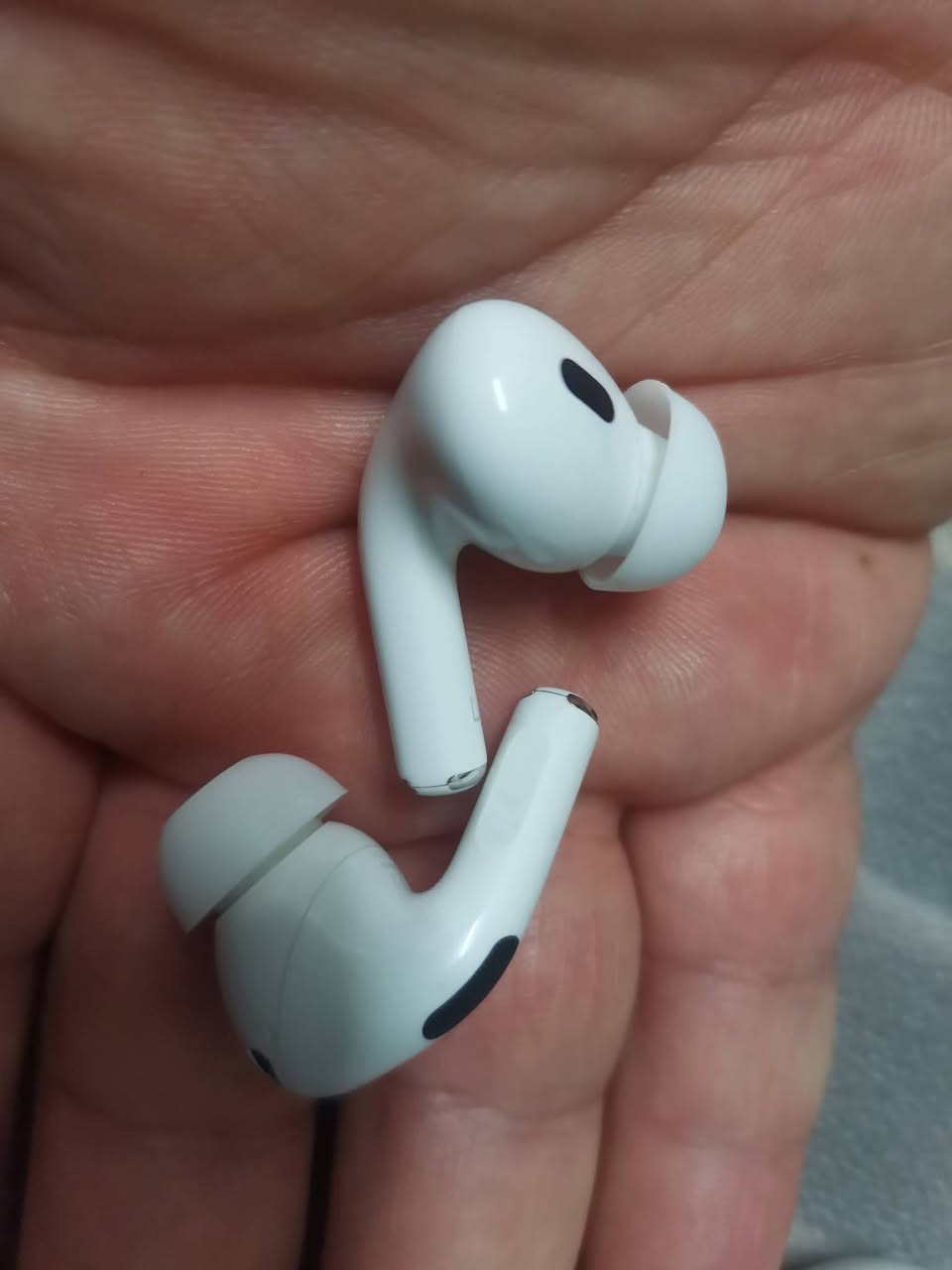 ايربود آبل الجيل الثاني برو
شحن ايفون
القطعه نظافه فووووول
بس التك اليسار صوته اشويه ناصي
السعر ٩٥ ألف 
متوفر توصيل جميع المحافظات


**إذا كنت صاحب هذا الإعلان وتريد حذفه لأي سبب، رجاءا أرسل رسالة إلى الدعم الفني**