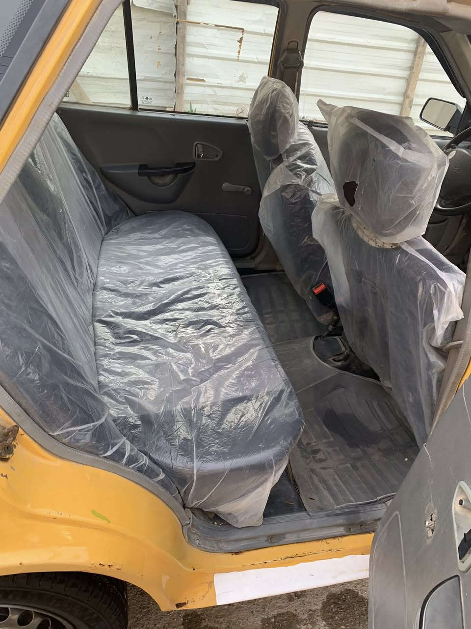 السلام عليكم سايبه البيع ٢٠١١ سياره حلوه وخير من الله  السعر ٢٠ الاستفسار ***********
