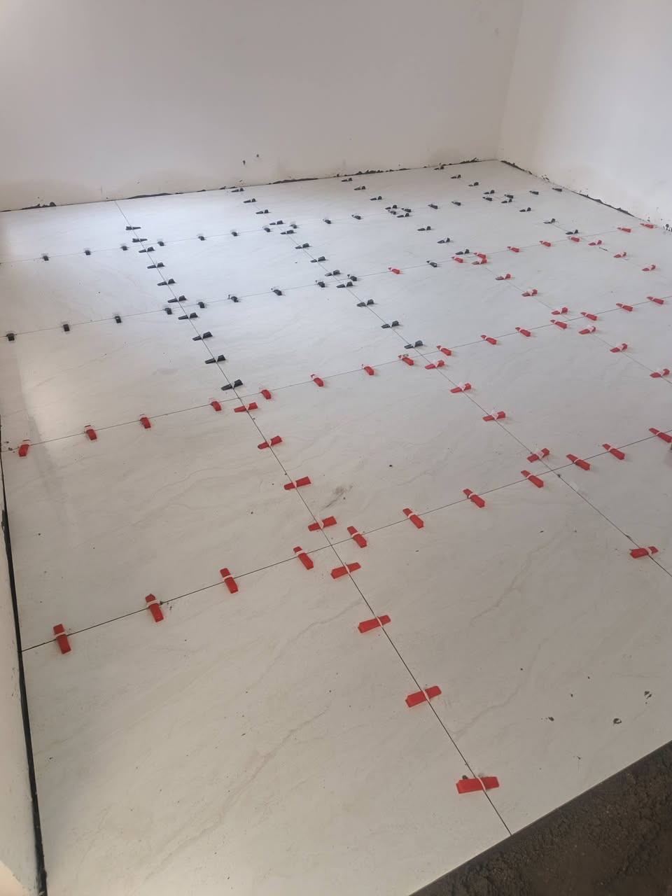 السلام عليكم ورحمه الله وبركاته عمل سيراميك ارضي جداري درج نعمل بالمتر والمقطوعه مكان العمل البصره استفسار ***********
