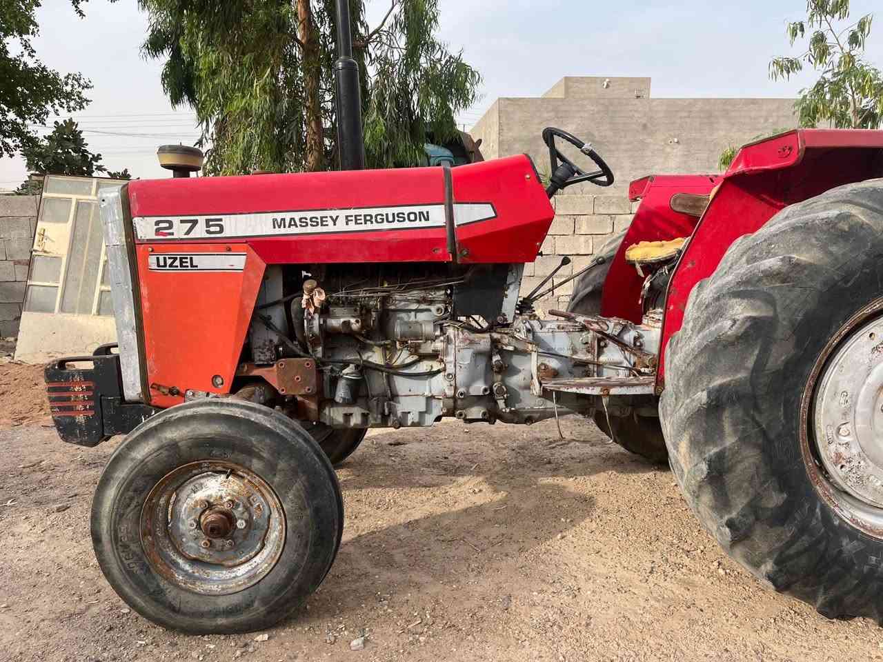 السلام عليكم مكينه فور كسن أنكليزي               حجم275.    نضفه خير من الله.       
كهربائيات شقاله 
هودرليك وگيري واكسل على وضع الشركه
المكينه جاهزه للعمل
العنون الانبار رمادي
الاستفسار على الرقم ***********
