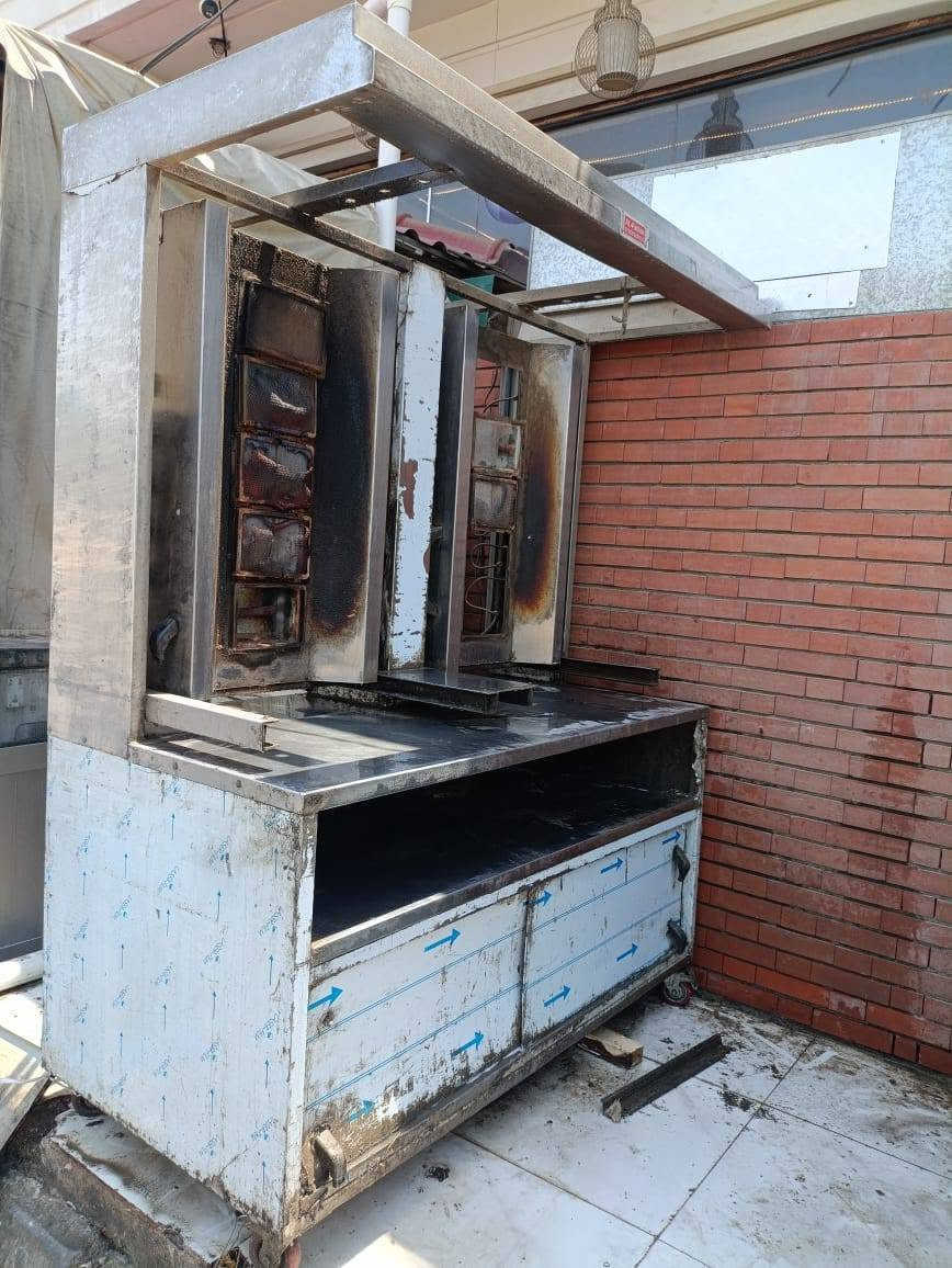 سلام عليكم أغراض مطعم
للبيع مستعمل
شوايه كص ٤٠٠
قلايه فنكر ٢٠٠
حمايه بدون جام ١٠٠
فرن كهربائي
شوايا بركر ٢٠٠
شوايا بركر وسط ٧٥
عنوانه واسط النعمانيه
للاستفسار ***********
