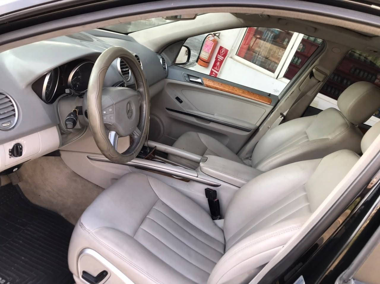 ✨🚙 #Mercedes_ML350_Moudel_2006 🚙✨
🔹 جيب بيت كيان اوراق شرعية وبينعمل سك بيع للشاري 📝
🔹 موتير 350 V ستة سيلندر شركة 💪
🔹 فيتاس ستبترونيك  شركة ⚙️
🔹 مكنيك ناعمة، مكيف شغال ، كلو مختم اربعة زجاج كهربا فتحة كريستال مرايا كهرباء مركزي الارم الاورجينال شاشة وسيدي بوكس اورجينال وكلشي فيه عالفحص ✅
🔹 دواليب جنوطة جيدة و سبير مع عفريد الاورجينال 🔥
🔹 صالون وداخلية  جيد جدأ وبويا 95% 🎯
💰 السعر 6000 دولار وعالأرض بتتكارم 💵
📍 موجود في طرابلس جبل محسن للجدين
📞 للتواصل: 70568173 طرابلس, لبنان


**إذا كنت صاحب هذا الإعلان وتريد حذفه لأي سبب، رجاءا أرسل رسالة إلى الدعم الفني**