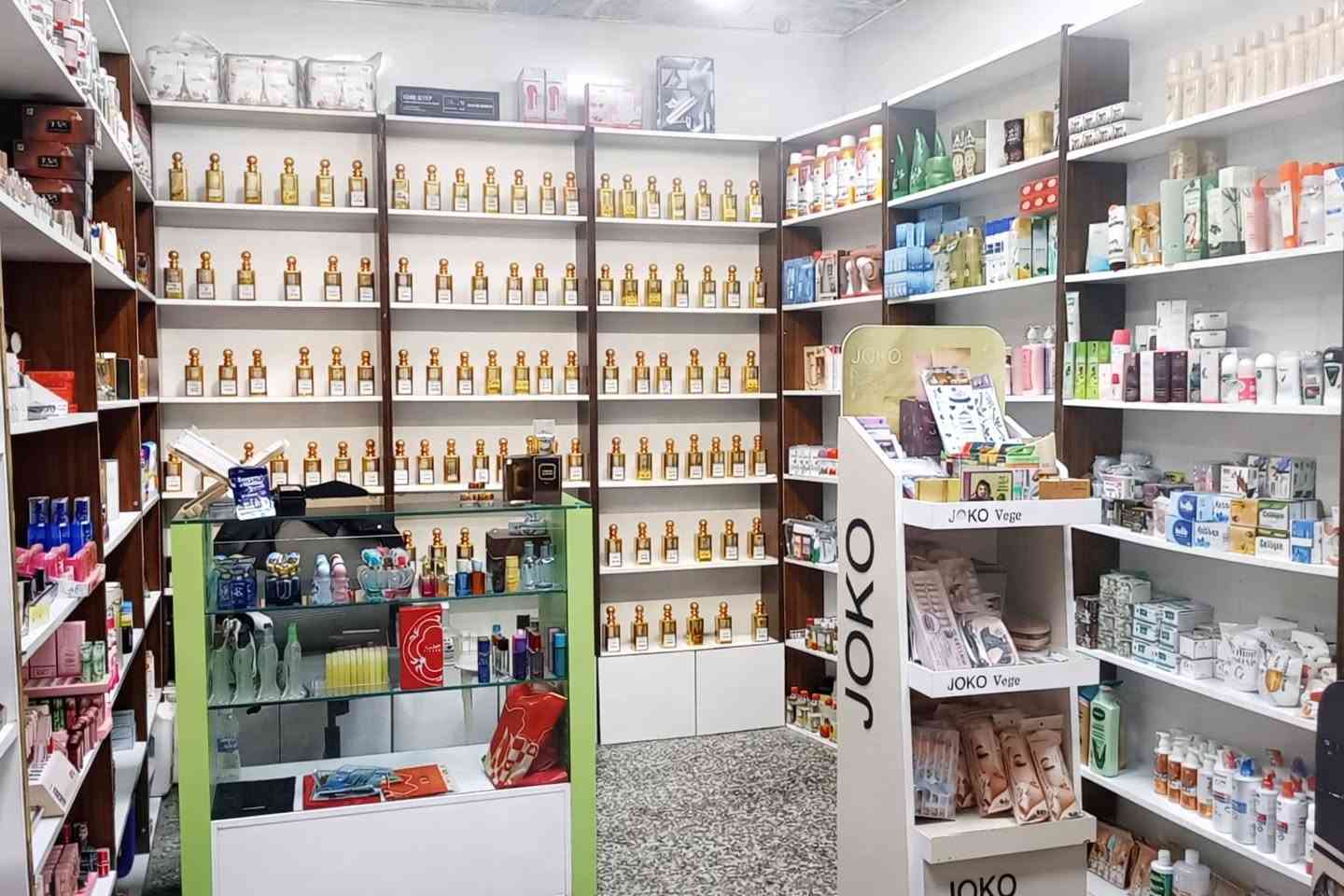 محل كوزمتك جاهز للبيع في الرئاسة – شارع 20
موقع حيوي جداً وحركة مستمرة 🔥

📍 الإيجار المحل: 300 ألف
💵 السعر: 11 مليون (قابل للتفاوض)

✅ المحل شغال حالياً وما يحتاج أي تجهيز
✅ بضاعة موجودة وجاهزة للبيع
✅ مناسب للنساء أو الشباب اللي يريدون مشروع جاهز

⚡ البيع مستعجل لظروف خاصة
📞 التواصل واتساب أو اتصال مباشر (***********)
