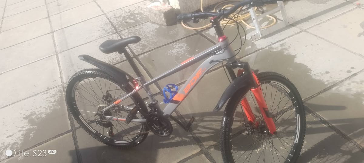 بايسكل للبيع حجم 26ياباني نضيف كلش السعر 70وبي مجال بسيط منطقة الرواد قرب اسواق الرواد ***********
