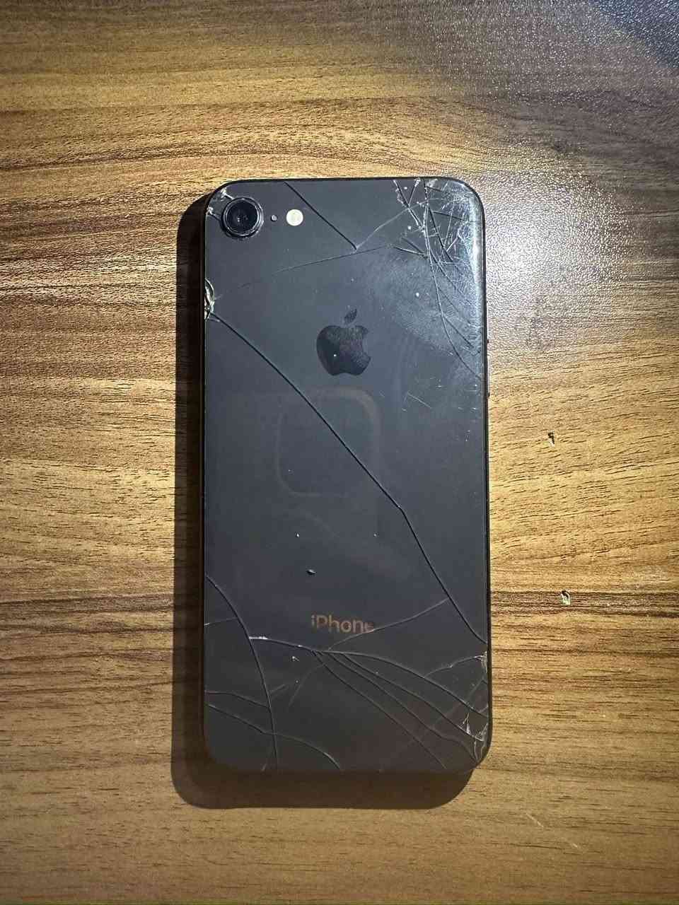 ايفون 8 
مبدل بطارية 100%
ذاكرة64
الكامره الخلفية عاطله
السعر 25
بغداد


**إذا كنت صاحب هذا الإعلان وتريد حذفه لأي سبب، رجاءا أرسل رسالة إلى الدعم الفني**