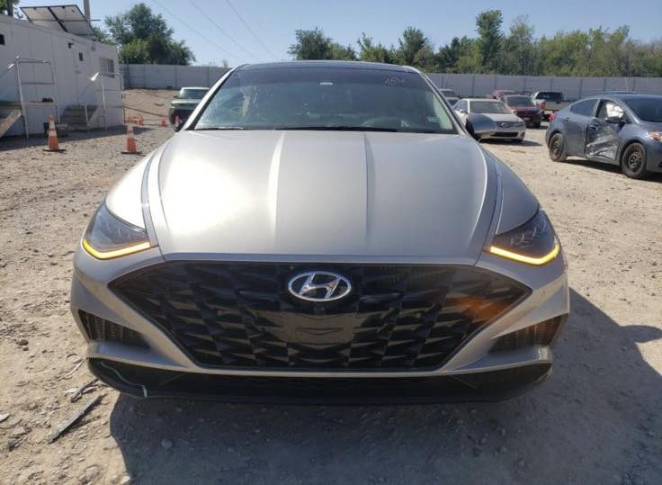 للبيع فقط

هيونداي سوناتا 2022 لمتد 1.6 تيربو  فول الفول

Hyundai Sonata 2022 Limited 1.6T

رقم بغداد باسمي 

حادثهه بابين تبديل غير لون بدون دواخل

مع وجود بعض الملاحضات (الجنطه والجاملغ الايسر كلير شرط الفحص) البابين تم تبديلهم وصبغهم بنفس اللون 

السعر : 155 ورقة 

العنوان : بغداد 

للاستفسار: ***********
واتساب: ***********

المواصفات 

1- رادار امامي (مانع تصادم)

2- لايتات 4 عدسات بجم LED

3- حساسات امامية

4- كاميرات 360

 ( العدادات تفتح كاميرا عند فتح الاشارة )

5- بانوراما

6- نقطة عمياء ( مراية كهرباء )

7- دخول ذكي ( بصمة )

8- اناره ترحيب عند الاقتراب

 من السياره

9- حساسات خلفية

10- رادار خلفي

11- ويل قياس 18

 ( تايرات طخم جديد )

12- الصندوق ذكي

 (يفتح عند الاقتراب)

13- خزن ميموري سائق

ا14- head up display

 ( عرض المعلومات على الزجاج الامامي )

15- داخل LED 

( انارة محيطية متغيرة )

16- داخل جلد

17- تبريد مقاعد + تدفئة مقاعد

  تدفئة مقود

18- مقاعد الامامية كهرباء بالكامل

19- كير بيانو

20- تبريد بيانو

21- كيجات ديجيتل

22- شاشة كبيرة 

ا( Apple car play + Android Auto )

23- اوتو بارك

 ( تقديم و رجوع السيارة عن طريق المفتاح )

24- سستم صوت BOSS

 (سماعه 12)

25- تبريد قطعتين

26- اوتو هولد

27- هاند بريك بصمة

28- انارة داخلة LED 

(تتغير عن طريق الشاشة الى 200 لون)

29- تحكم مقود كامل

30- تحديد مسار

31- تثبيت مقود

32- شفتات مقود

33- وضعيات قيادة ( Sport + Normal + Smart )

34- شاحن لاسلكي
