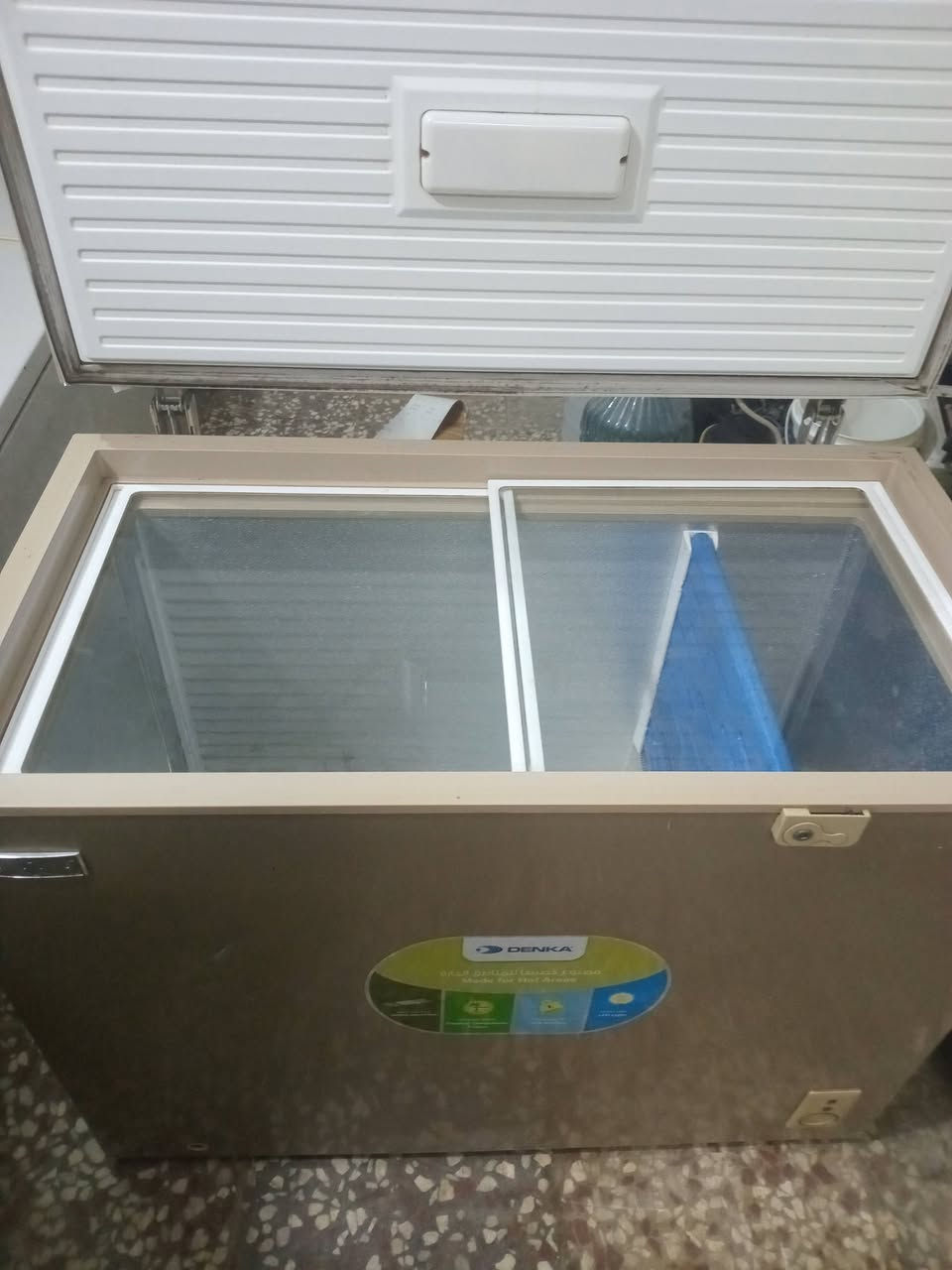 مجمده ١٢قدم نضافة ٨٠%تجميد فول سعره ١٥٠الف وبيه مجال مكاني بغداد الزعفرانيه وكو توصيل وأي استفسار الاتصال ***********
