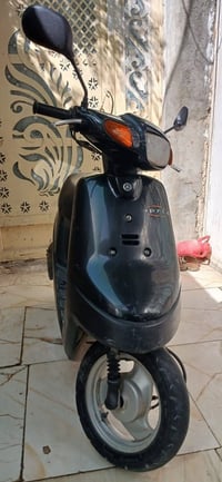 دراجه بطه نضيفه 2003 ما مجفته نكره سلف هندر واحد تشتغل مابيه كل عيب كه...