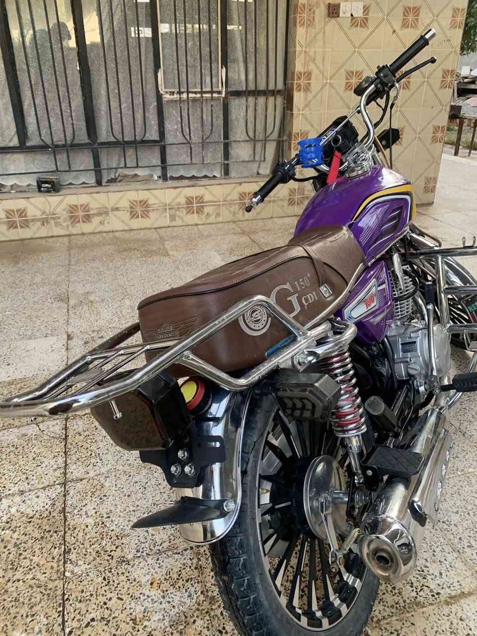 السلام عليكم دراجة ايراني موديل 24 شكل 25 مكينة نضيفة بلادي الاضرار اشارة خلفية يسار وستانة وسطية الدراجة نضيفة ابد مامفتوح بيها شي السعر 640 وبيها مجال 
لل اتصال عله الرقم  (***********)
واتساب فقط 🖤
