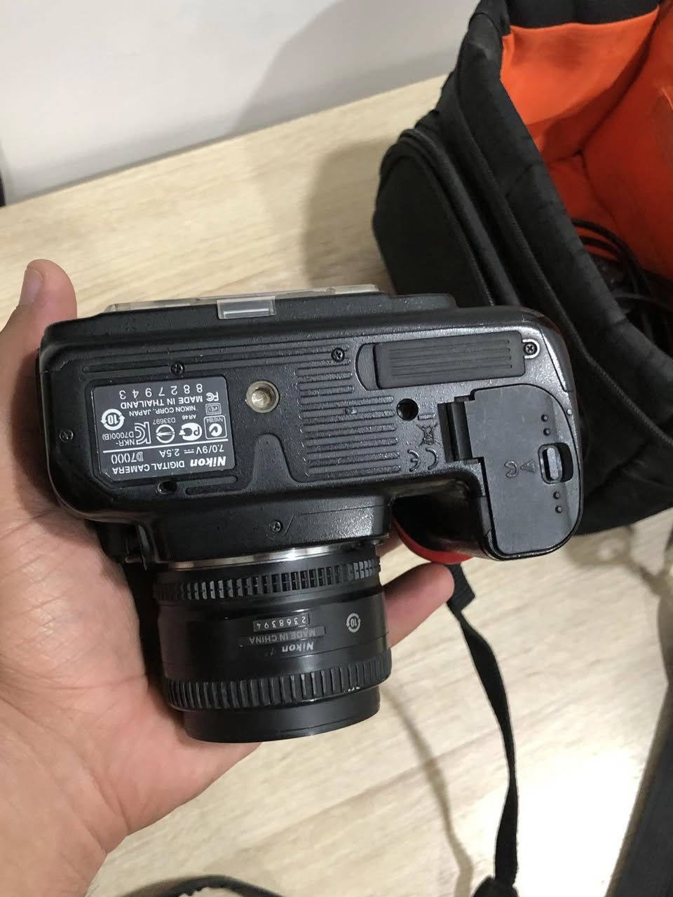 السلام عليكم 
نيكون d7000
مبدل عدستها الاصلية بـ 50mm D
كاميرا نظيفية حيل استخدام كلش قليل 
موجود توصيل لكل المحافظات 
اغراضها كاملة حتى الكارتون موجود


**إذا كنت صاحب هذا الإعلان وتريد حذفه لأي سبب، رجاءا أرسل رسالة إلى الدعم الفني**