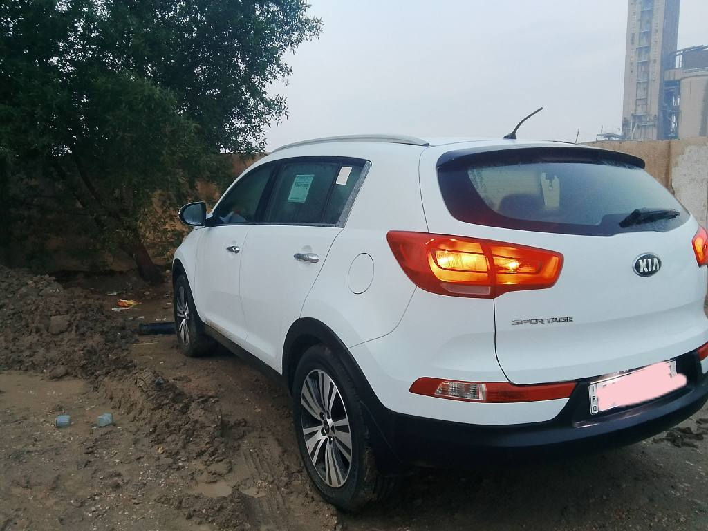 السلام عليكم ... ((للبيع))..

كيا سبورتج موديل ٢٠١٦
لون أييض
وارد خليجي
بدون صبغ وبدون تبديل (فقط بعض الرصعات والبارد)
محرك ٢٠٠٠
كامرة خلفية hd
حساسات خلفية
مري شفط
اشاير بالمري
تخم تاير جديد
مدوشمة 
تلبيسة جديدة للكشنات
شاشة بالدشبول
تم عمل ادامة للسيارة قبل فترة قليلة
السنوية بإسمي
رقم قادسية
السعر ١٧٥ وبي مجال
للتواصل ***********
