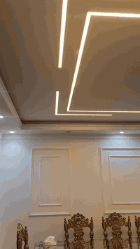 #ديكورات مودرن #ديكورات مغربيه 
الجبس يرسم المسار والصبغ يحدد الملمس والضوه يمنح الحياة ثلاثيه الفخامه العصريه اختر صبغ السقف بدرجه اخف من الجدران واتركه يعانق الاناره المخفيه والارتفاع شاهق ومريح .....تم تنفيذ هاذه العمل في منطقه زيونه
***********
