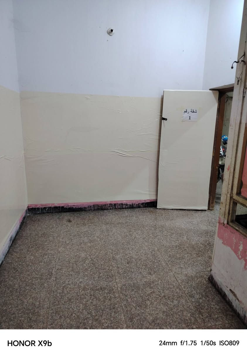 يوجد لدينا
شقه للايجار أرضية صغيرة مال نفرين

غرفة مطبخ مجمع صحيات

سعر الاجار 160 الف

خدمات كامله ماء كهرباء إنترنت مفتوح 24 ساعه

حله حي المهندسين قرب مركز تأهيل الجرحى

للاستفسار الاتصال على الرقم ***********
