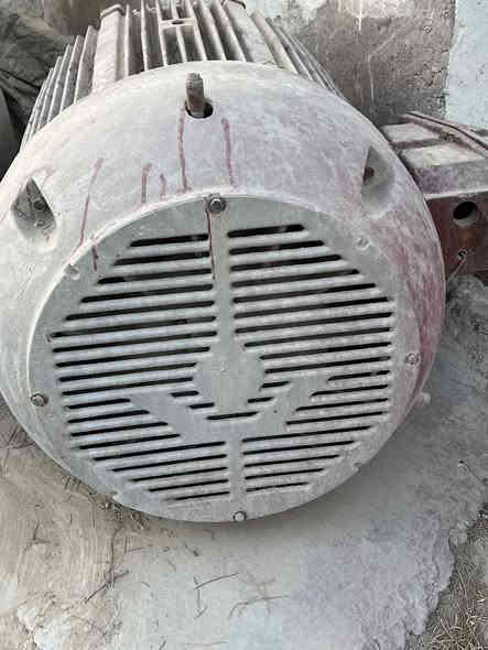 يوجد ماطورات صناعي 100 حصان امريكيU.S.A بلادي يشتقل مشاريع ماء ومعامل هاتف***********
