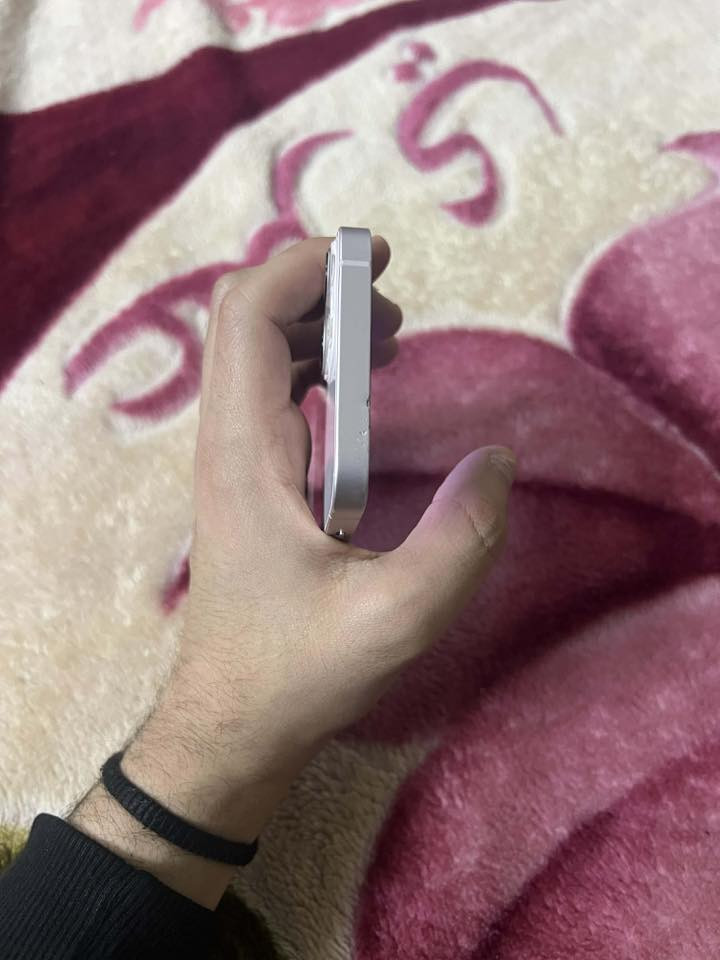 ايفون 13 عادي بطاريه 91 الجهاز شرط ما مفتوح تك سيم ذاكر 128 السعر 425 شراي اتصل عل رقم او راسلني واتساب ***********
