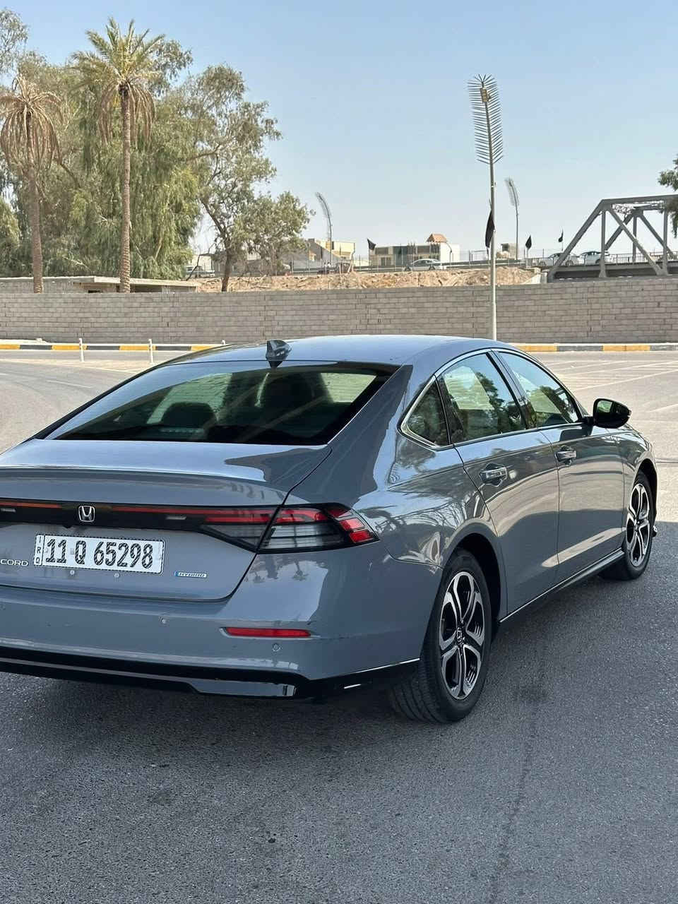 السلام عليكم
هوندا اكورد موديل 23
هايبرد 
مرقم بغداد 
كاملة من النقوصات
عداد الف كيلو 
الضرر مثل ما موضح بالصور فقط جاملغ وراجع بارد 
يعني كلين 
سيارة نضيفه كلش استيراد خاص على ايدي 
تحويل ثاني يوم 
مواصفاتها معروفه 
كشنات خزن وتدفئة
رادارات 360 درجة
نقطة عمياء
قرائة مسار 
مثبت سرعه
يعني قيادة شبه ذاتية
فتحة سقف 
تبريد خير من الله 
دهن كله اصلي
وبانزين محسن كله اديرلها 
سيارة معروفه باعتماديتها العالية
سعر 200 وبيها مجال


**إذا كنت صاحب هذا الإعلان وتريد حذفه لأي سبب، رجاءا أرسل رسالة إلى الدعم الفني**