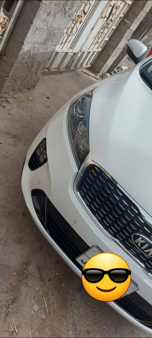 كيا سورنتو 2020 خليجي
( مكفولة كفالة عامه على وضع الشركة) 
V6 3500         
كير 8 نمر 
كراسي جلد وكهررباء 
تحكمات ستيرن جهتين 
مري كهرباء شفط واشاير ترحيب 
شاشه ابل كار بلي 
جنطه كهرباء شفط
ويل 19 كروم
ماشية  80 الف كيلو
وباقي مواصفات السورنتو معروف 
السياره زيرو ماخذها على ايدي 
عليها تخم تاير جديد هنكونك ودسكات وباتري جديد
سعر 265
رقمها اربيل مكانها بغداد جانب الكرخ
رقم الهاتف ***********
دكتور هشام الدليمي 
غير متواجد على الفيس 
تحياتي للجميع
