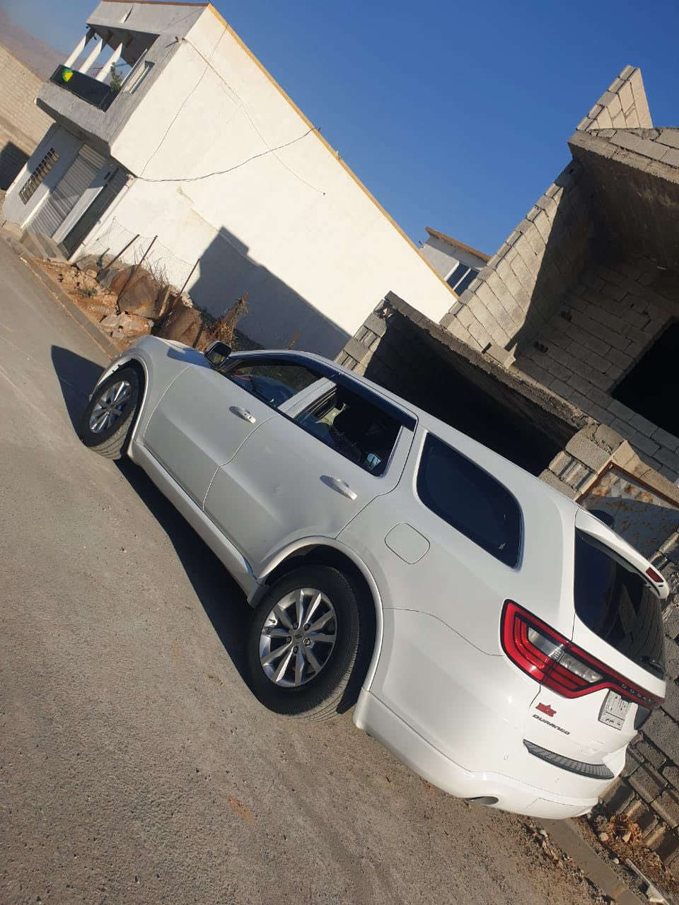 السلام عليكم اخواني
دوج دورنكو للبيع 
مديل :2014 
وارد:امريكي 
حادث  جاملغات إماميه 2 فقط مبدله 
شبر في البنيد فقط 
سياره نضيفه جداً تخم داير جديد 
حداديه امامي خلفي جديد 
كير مكينه كفاله 
بصمه تحكم استيرن 
كشن تدفئه تبرين 
مكاني : بغداد  الحسينيه الراشديه 
السعر : 200 وبيها مجال بسيط 
رقم الهاتف: ***********
