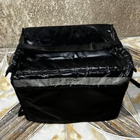 من رخصه الادمن سلام عليكم  صندوك اسود سعره 15.  خوذه بيضه سعرها 25 مكا...