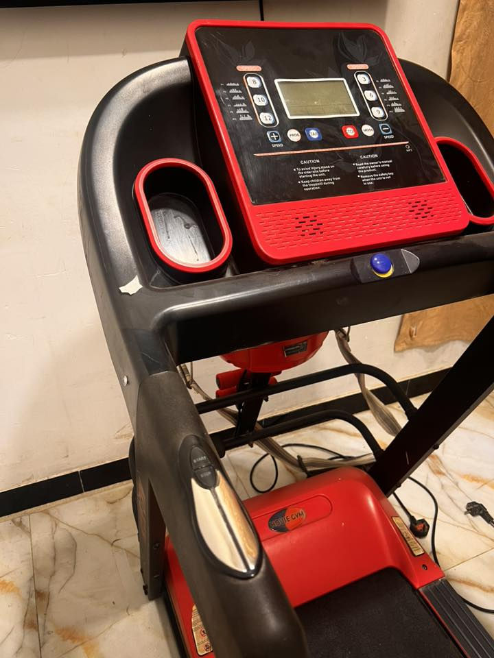 سلام عليكم جهاز جري نضيف وشغال بافضل حالة سعرة 250جهاز اصلي ونضيف ويجن ويا هدية دمبلاصات ثنين مكاني العبيدي الشهداء الثانية قرب مدرسة حسين كريدي الي يحب يخابرني هاذة رقمي واني خادم ***********
