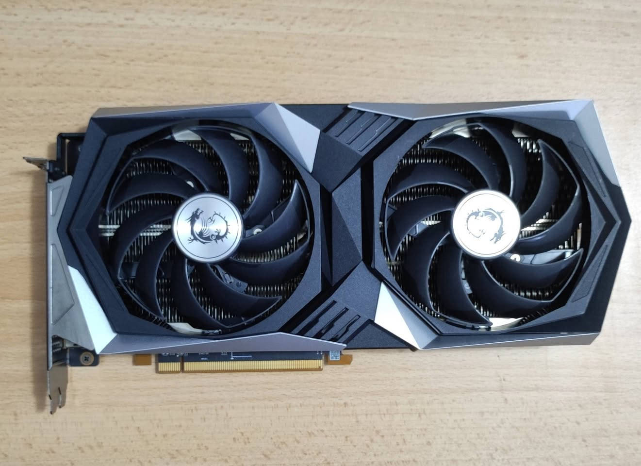 السلام عليكم 
كارت شاشه للبيع 
RX 6600 XT 8G MSI GAMING X 
نظافة فول بالكارتونة ما مفتوح 
السعر 310 الف قفل سعر ثابت 
مكاني بغداد


**إذا كنت صاحب هذا الإعلان وتريد حذفه لأي سبب، رجاءا أرسل رسالة إلى الدعم الفني**