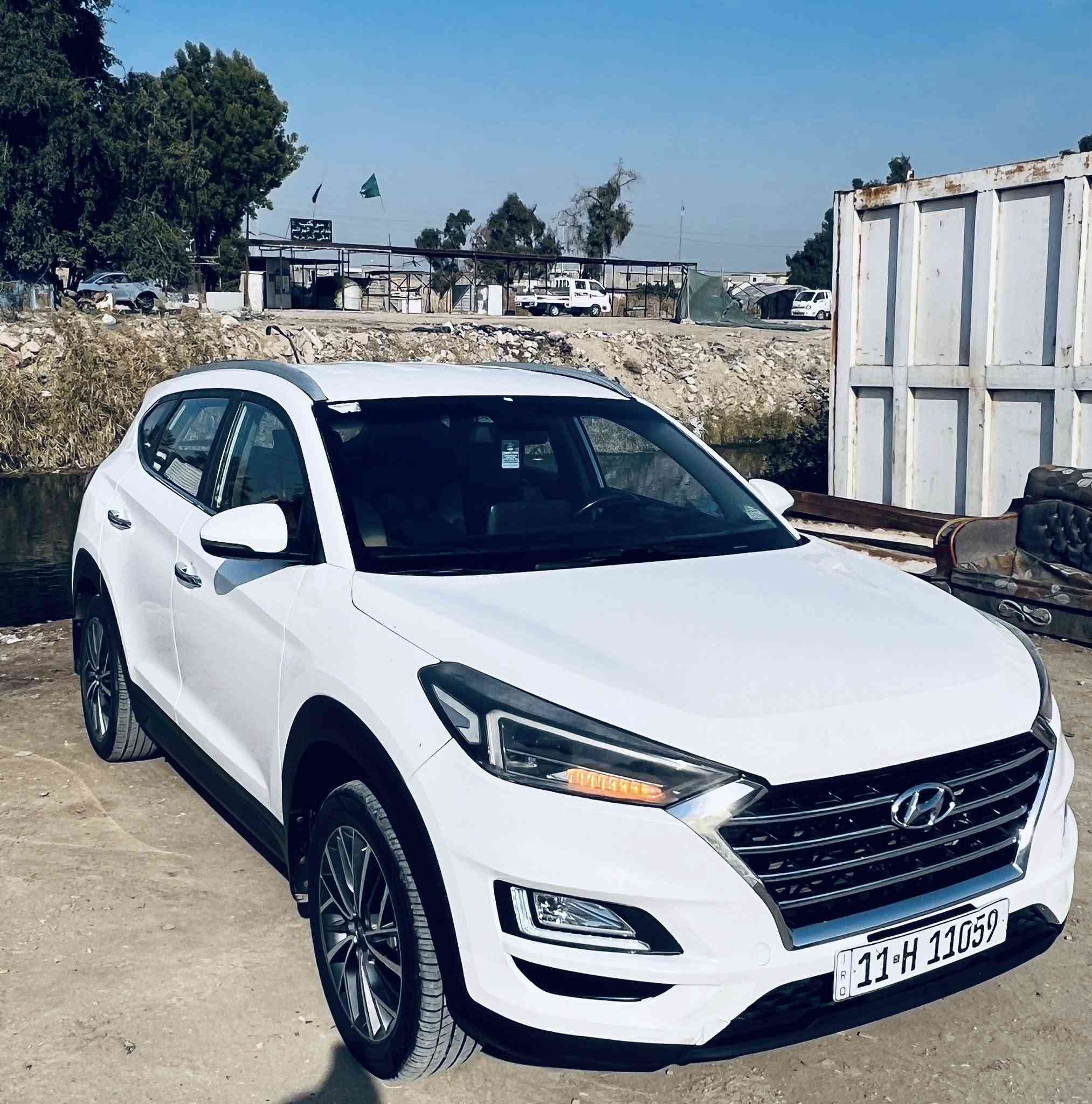 توسان 2019 خليجي.
مكفولة كفالة عامة
ماشية 130 الف
كاصد اعلى المواصفات
• كامرات خلفية
﻿﻿• مثبت سرعة
•﻿﻿ بصمة ابوب وبصمة تشغيل
﻿• مقاعد امامية كهربائية
•﻿﻿ مصابيح زنون امامية
• ﻿﻿إنارة محيطية
• ﻿﻿كشن جلد
• ﻿﻿شاشة امامية دجتل
﻿﻿• تبريد قطعتين
﻿4 انطمة القيادة
﻿﻿•تحكم استيرن
• ﻿﻿حساسات خلفية
سعر  201  بيها مجال جداً بسيط

***********
