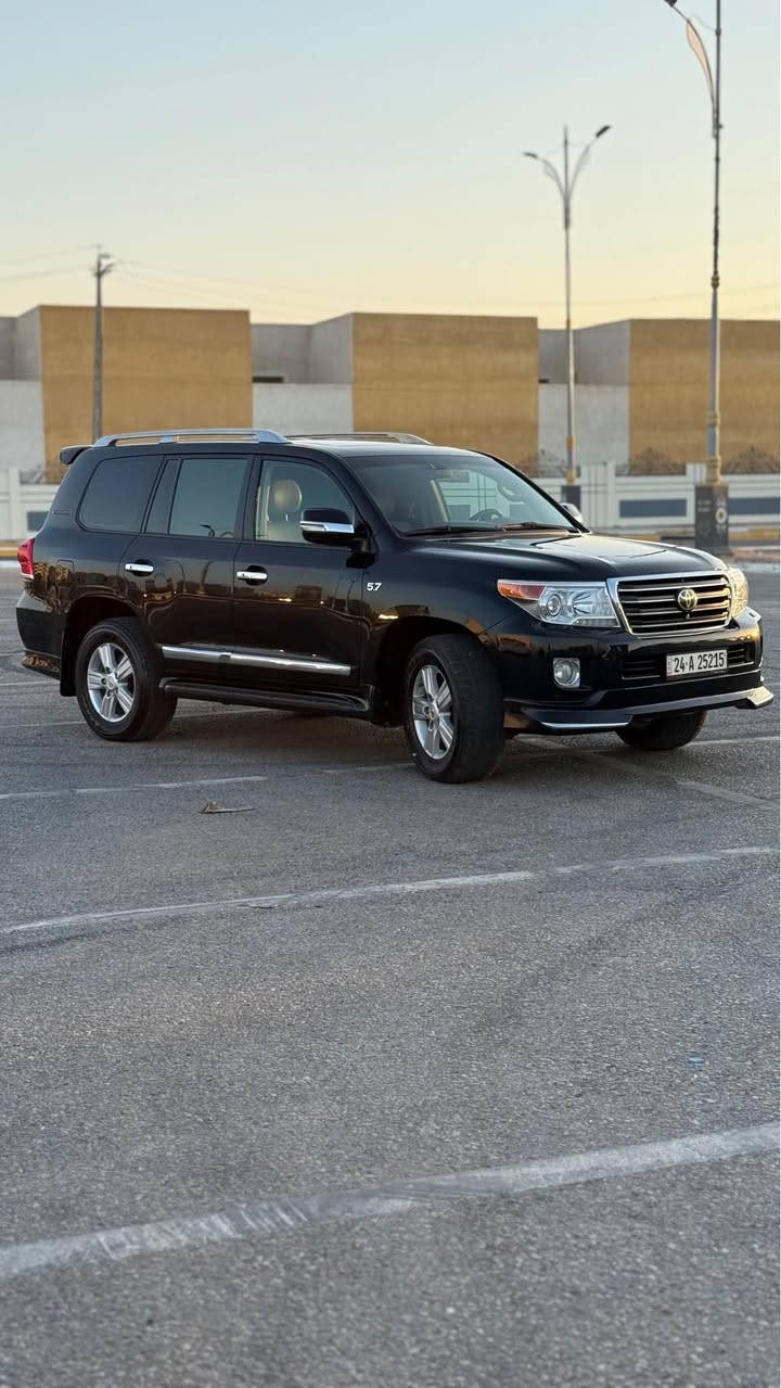 لاندكروز vxr 
موديل١٤
كفاله عامه 
ماشيه ١٥٠ الف حقيقي 
فول واحد على واحد 
كامرات محطيه ٣٦٠ 
حساسات امامي خلفي
جنطه كهرباء 
كشنات كهرباء 
تبريد كشنات 
سيسم سماعات jbl
تحكم ستيرن 
ستيرن كهرباء 
شاشه كبيره بلادي 
كامره خلفيه + اماميه 
مري اوتو 
مكينه ٥٧٠٠ كفاله كير كفاله
باقي مواصفات الvxrالمعروفه 
السياره عليها ادامه كامله وجاهزه ع ٢٤ حبه
السعر 405$ 
قابل للتفاوض 
مكان السياره كربلاء المقدسه 
***********
*********** كربلاء, العراق
