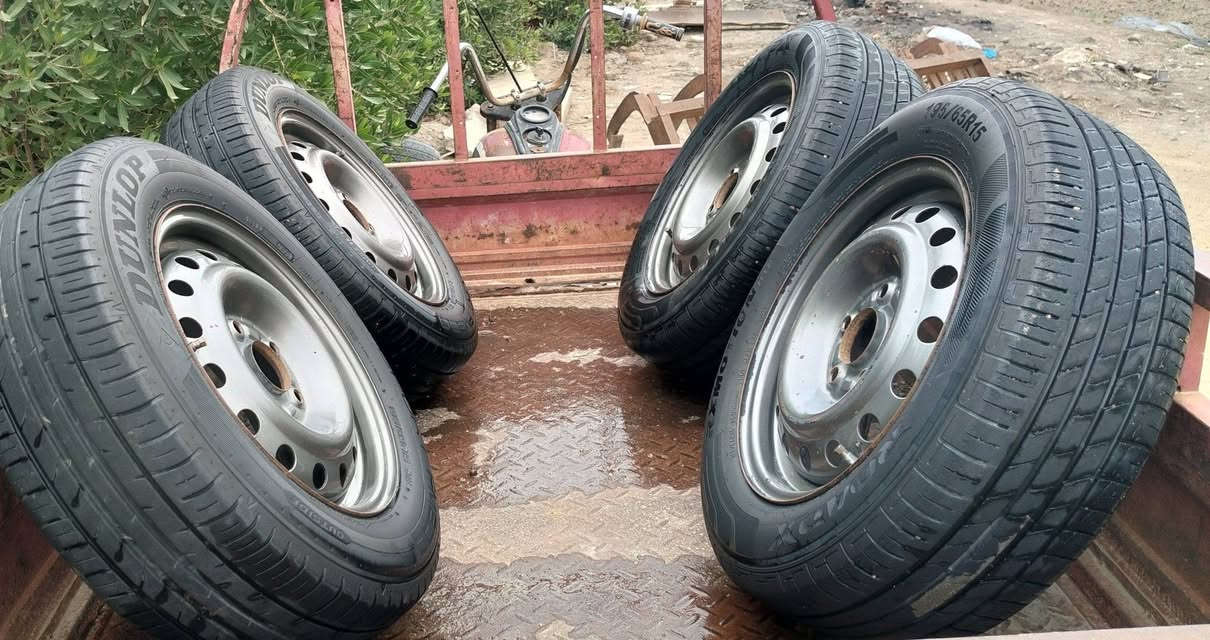 السلام عليكم
تخم ويل عادي جديد مع تايرات جدد بيهن زوج دلوب تايلندي وزوج صيني جديد وين اصحاب التكسيات يفيدكم 
حجم 15R65/195 انه فتحته من النتراء بيع فقط
السعر 200 
*********** 
ناصريه
