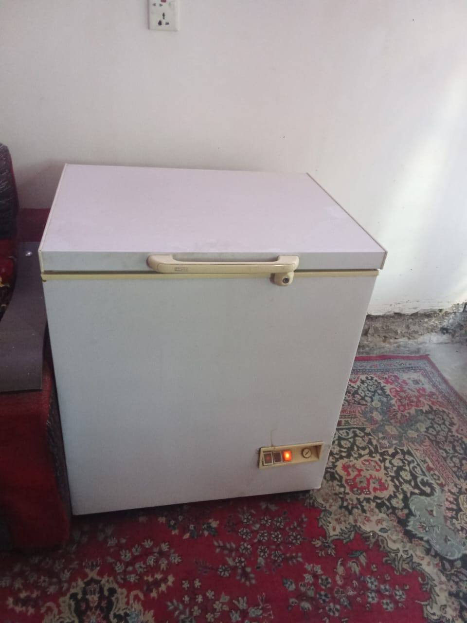 مكلف بلنشر 
كل شي وسعره 
اتصال على ***********
