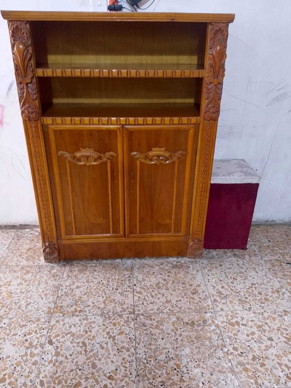 غرفة اخشاب للبيع (مستعمله )
المكان بغداد ... حي النصر 
السعر مليون وبيه مجال 
الاستفسار ..الاتصال او مراسلة الرقم التالي 
***********
