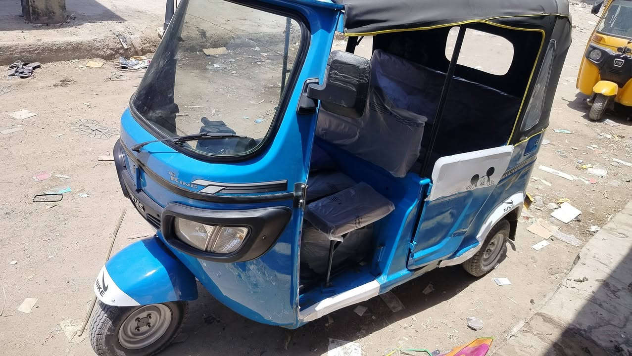 سلام عليكم تكتك22 نضيف كلشي مابيه  رقم بس عله الستلام كبل ترواح تستلمه وتحوله بسم كبل ريده7وربع وبيه مجال قليل مكاني البصراه حيانيه دور شرطه رقم*********** رجان الموشرياي لا يتعبني والشراي بخدمته

