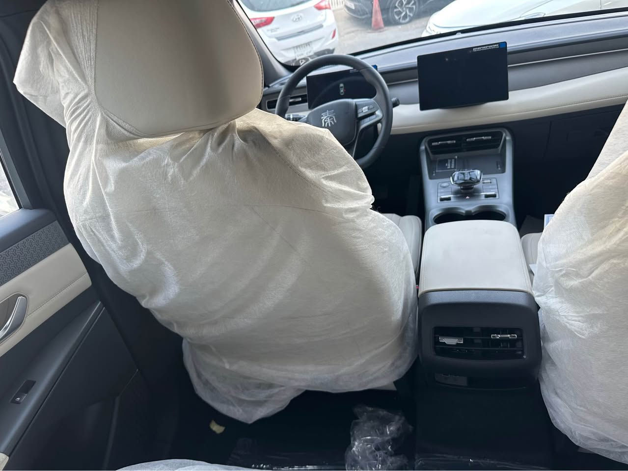 بيواى دى كين پله س سفر عه ده د به رده سته 
سپى ناو زه رد كامل عه شيا گاعى بيلادى ده بل كارت
نرخى ١١٧وه ره قه
*********** السليمانية, العراق
