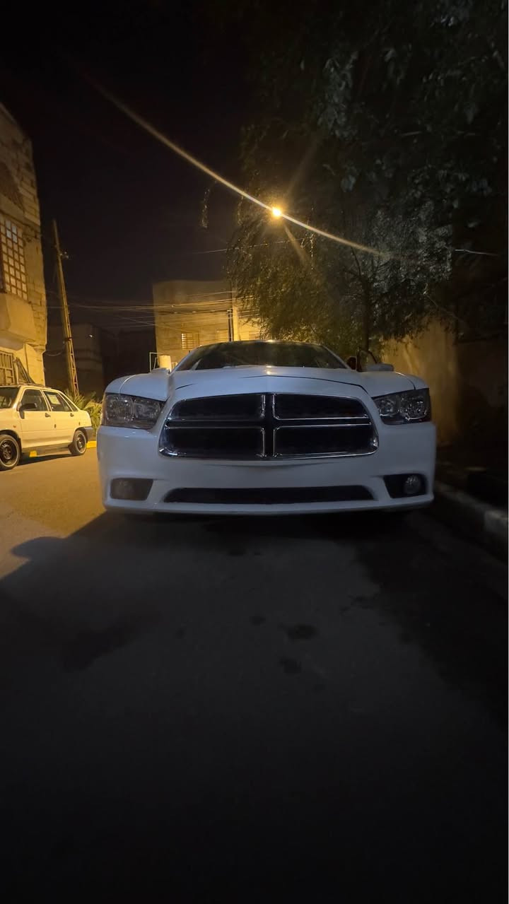 جارجر 2011 وارد كندي داخله بدون حادث
رقم بصره سنويه 2027
مكينه وكير وتبريد وكهربائيات جاهزه
بديها شوف العين 
بي رصعات وبارد وخياس شي بسيط
المكان البصره القبله
السعر 135 البصرة, العراق


**إذا كنت صاحب هذا الإعلان وتريد حذفه لأي سبب، رجاءا أرسل رسالة إلى الدعم الفني**