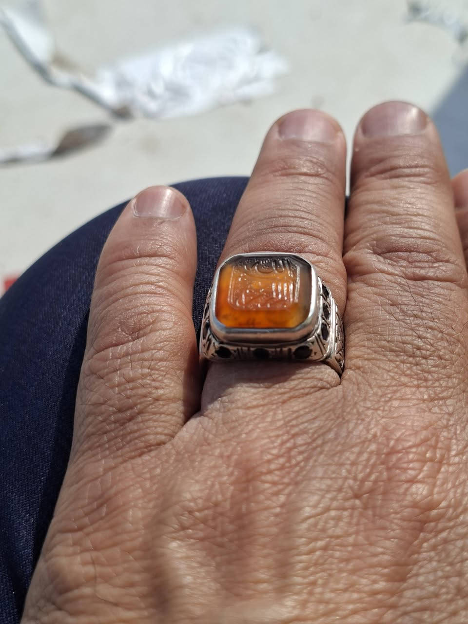 السلام عليكم يمانيه للبيع اللي يحب يتصل على هذا الرقم***********
