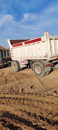 مقطورة • شاصي ضخم • تايرات وبدن