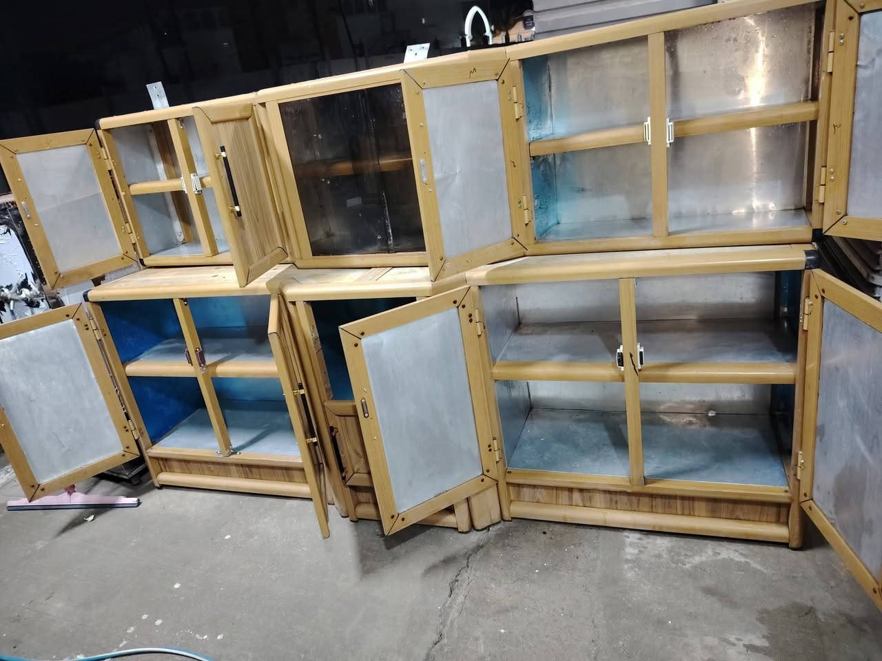 كاونتر مترين ونص 
حطاطه سعودي 
السعر ٢٥٠ 
بدون سنك 
فلوجه


**إذا كنت صاحب هذا الإعلان وتريد حذفه لأي سبب، رجاءا أرسل رسالة إلى الدعم الفني**