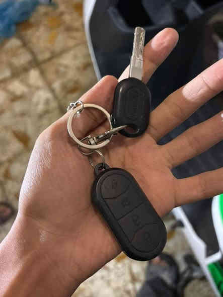 سلام عليكم دراجه شحن نوع R12 شركه ABK بيها 6 بطاريات ملف 1800w بيها نظام بك  رجوع للخلف ونظام P للامان ورماش وقفل ستيرن بيها 4 سرع توصل لحد 99 حقيقي صوت ملف عالي كلش سويجين وبصمتين تشغيل عن بعد وقفلها وتنبيه وياها شاحنتها الاصليه مكان بغداد حي اور ام الكبر الرقم للمزيد من التفاصيل***********
