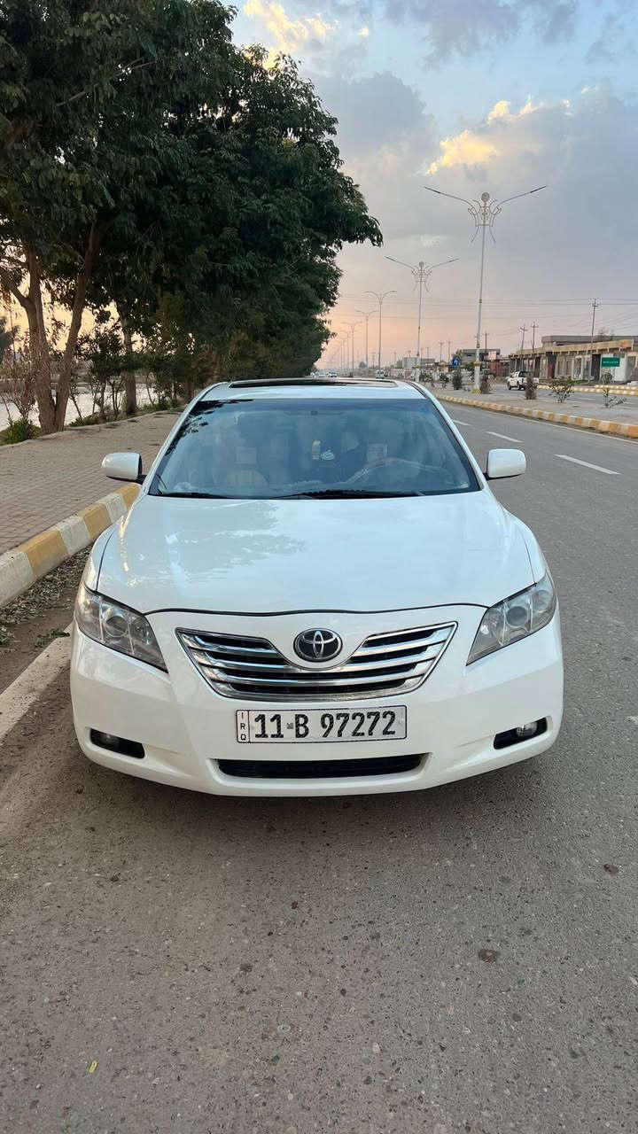 السلام عليكم كامري 2009 خليجي بغداد بسمي GLX
السياره مصبوغه عام بدون حادث بدون داخل 
السيارة 4 سلندر 2400   كير مكفول تبريد ثلج 
 مكينة مكفولة 
حدادية وتخم تاير جديد والسيارة بديهة حلو 
لايت زنون والسيارة نظيفة بشكل 

السعر ٩٥ وبيه مجال حك الجيه 
المكان صلاح الدين بلد الاستفسار 
اكثر الاتصال ع رقم 
***********
